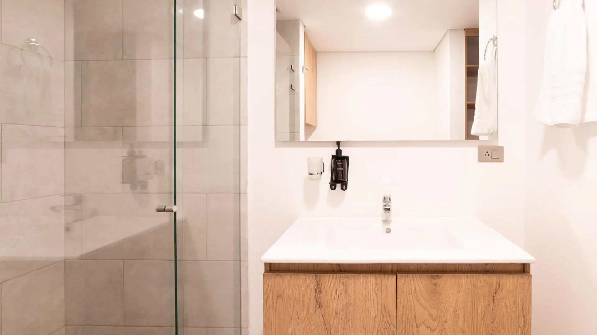 Extraordinary 2Br In Laureles Apartment Medellin