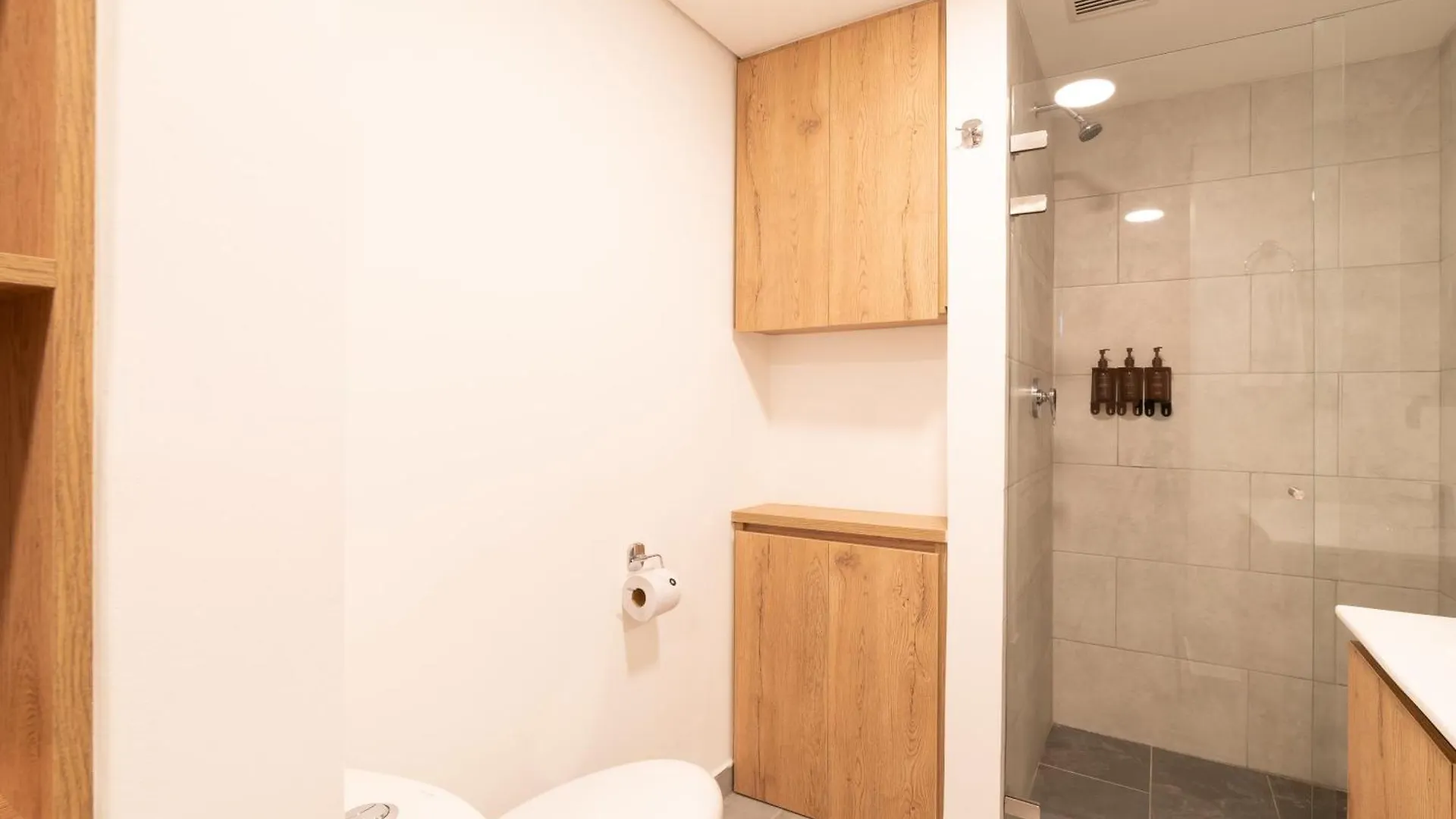Extraordinary 2Br In Laureles Apartment Medellin