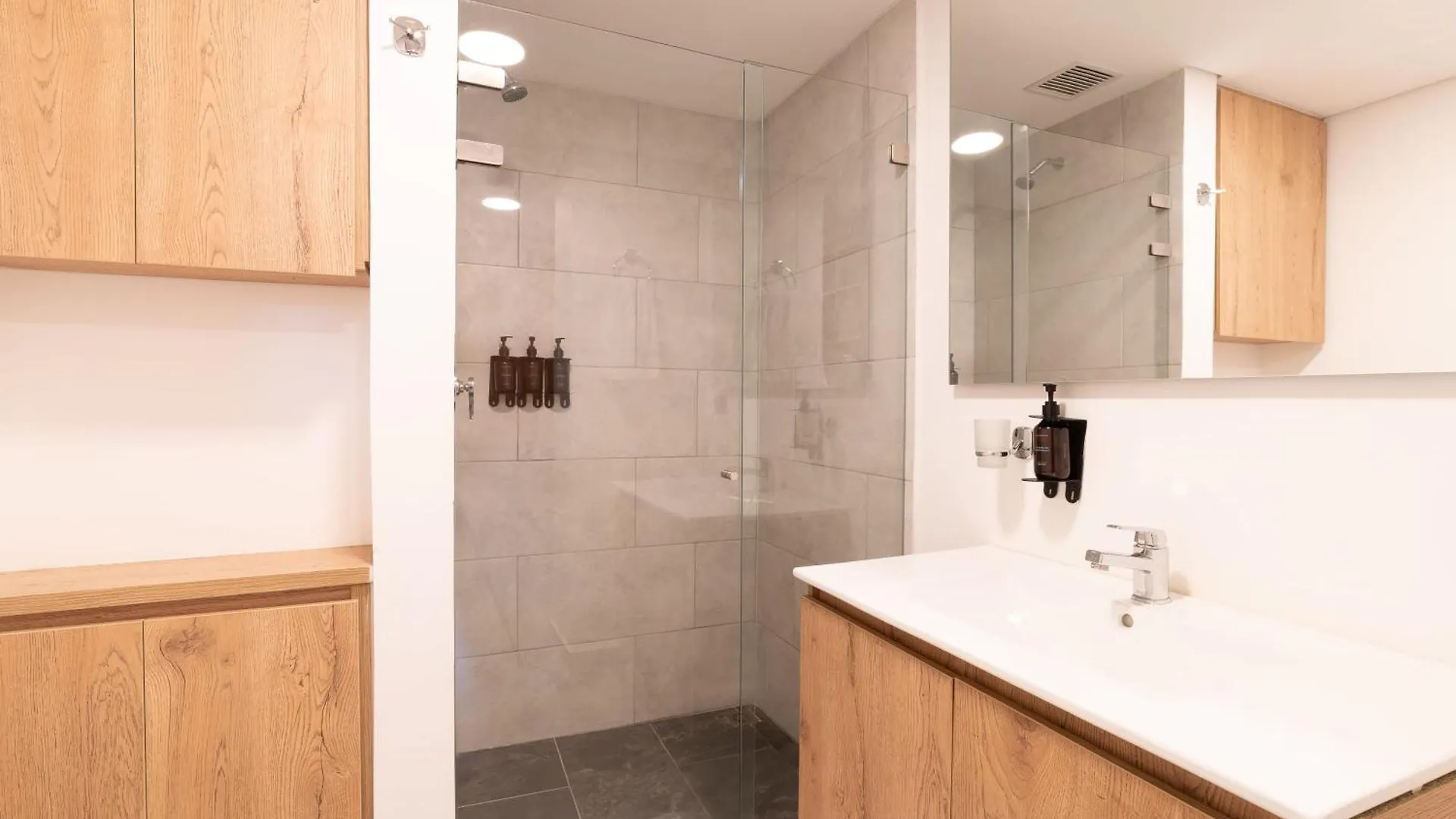 Extraordinary 2Br In Laureles Apartment Medellin